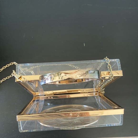 Clutch - Picture 2 of 2